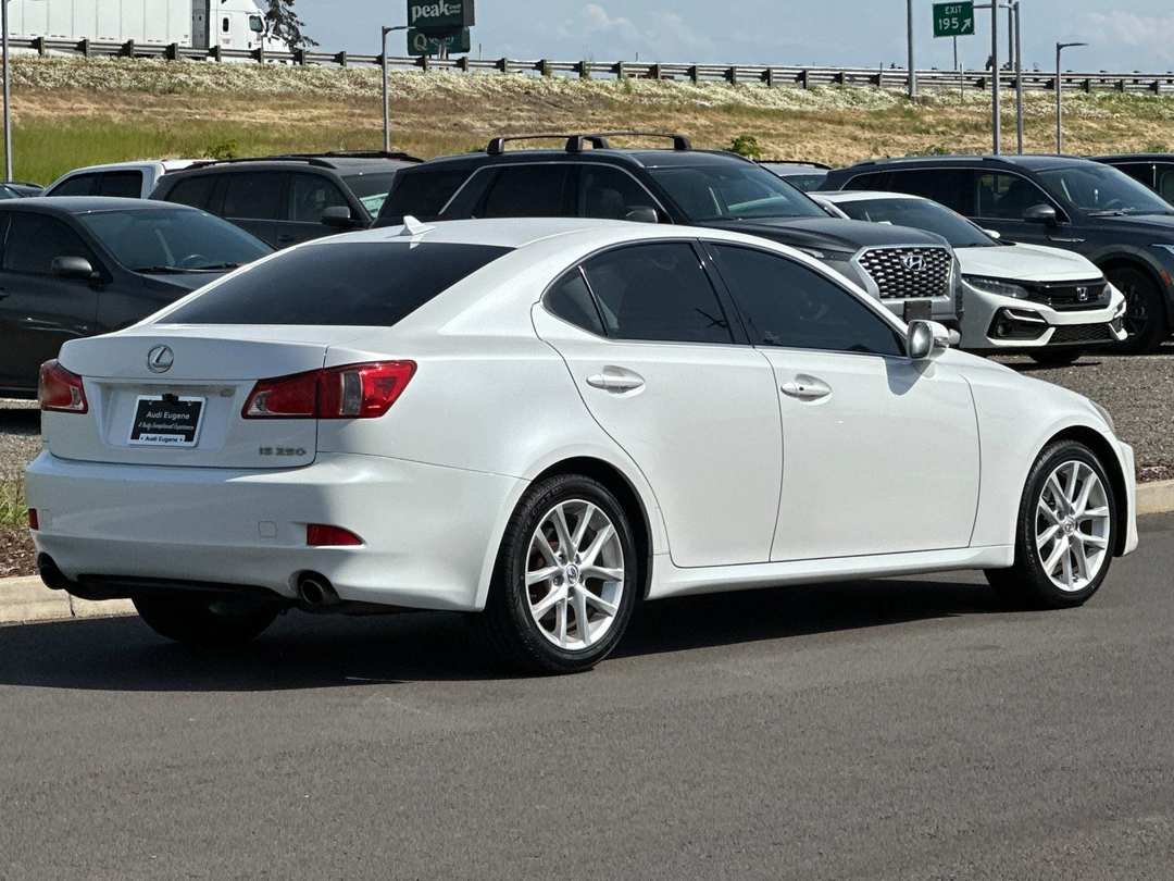 2011 Lexus Is 250 - Image 3