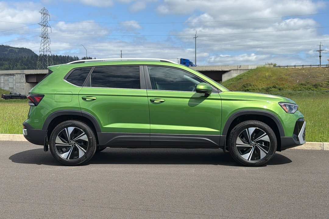 2026 Volkswagen Taos 1.5T SE - Image 2