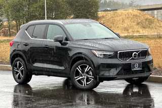 2025 Volvo Xc40 B5 Core