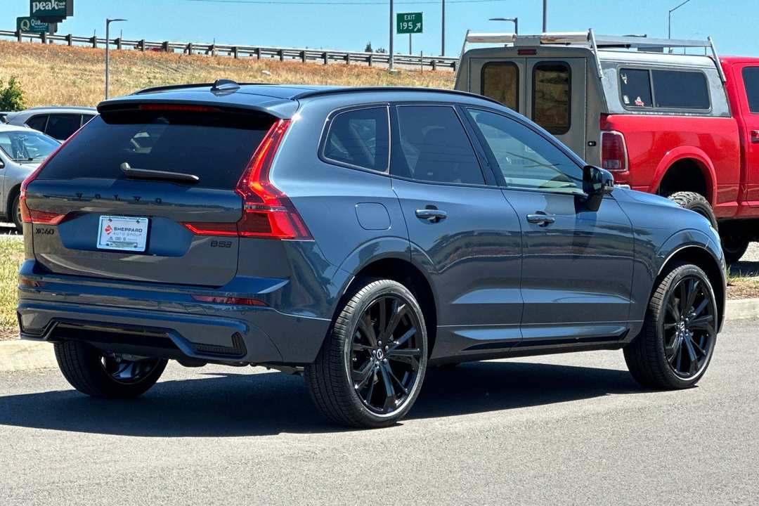 2026 Volvo Xc60 B5 Ultra Black Edition - Image 3