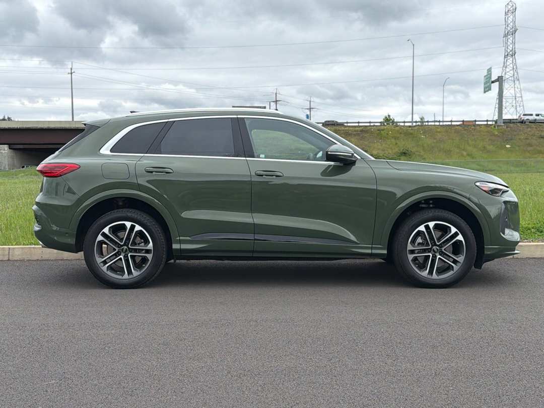 2025 Audi Q5 2.0T Premium - Image 2