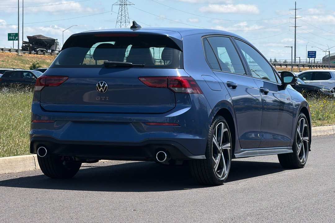 2026 Volkswagen Golf Gti 2.0T SE - Image 3