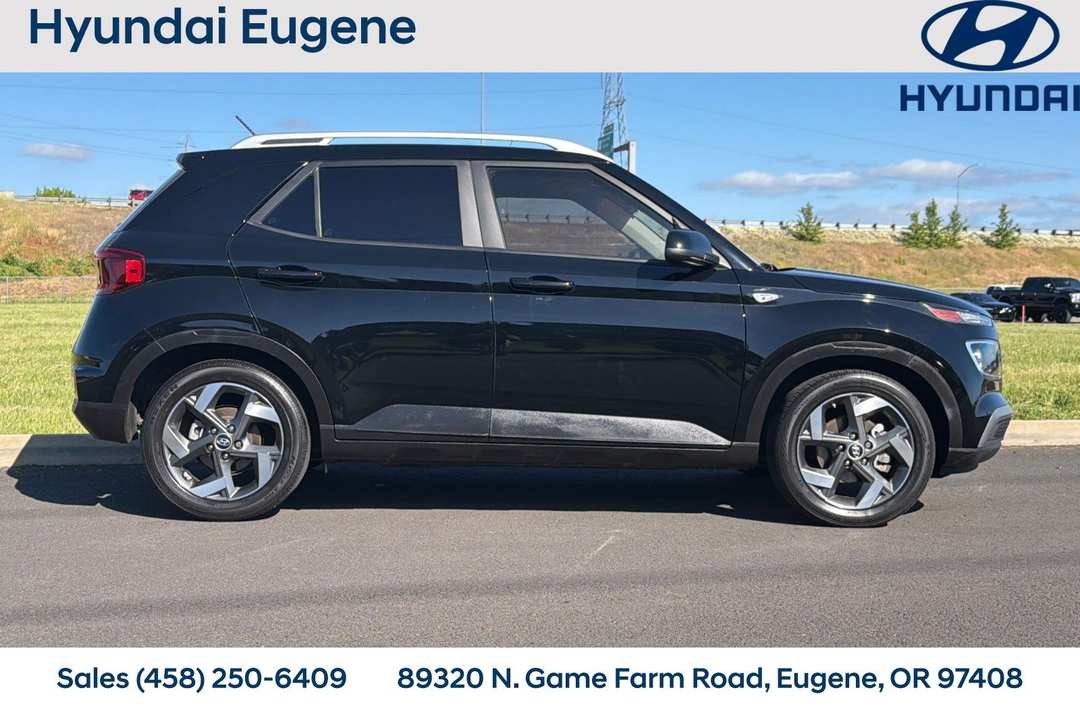 2024 Hyundai Venue SEL - Image 2