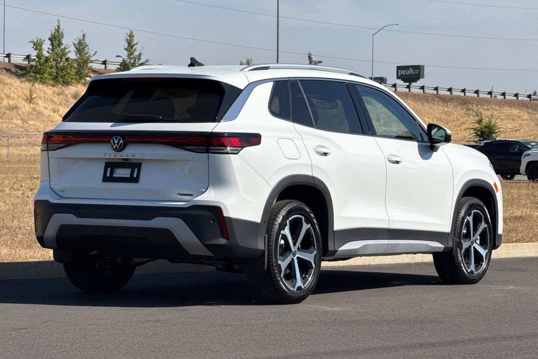 2026 Volkswagen Tiguan 2.0T SE - Image 3