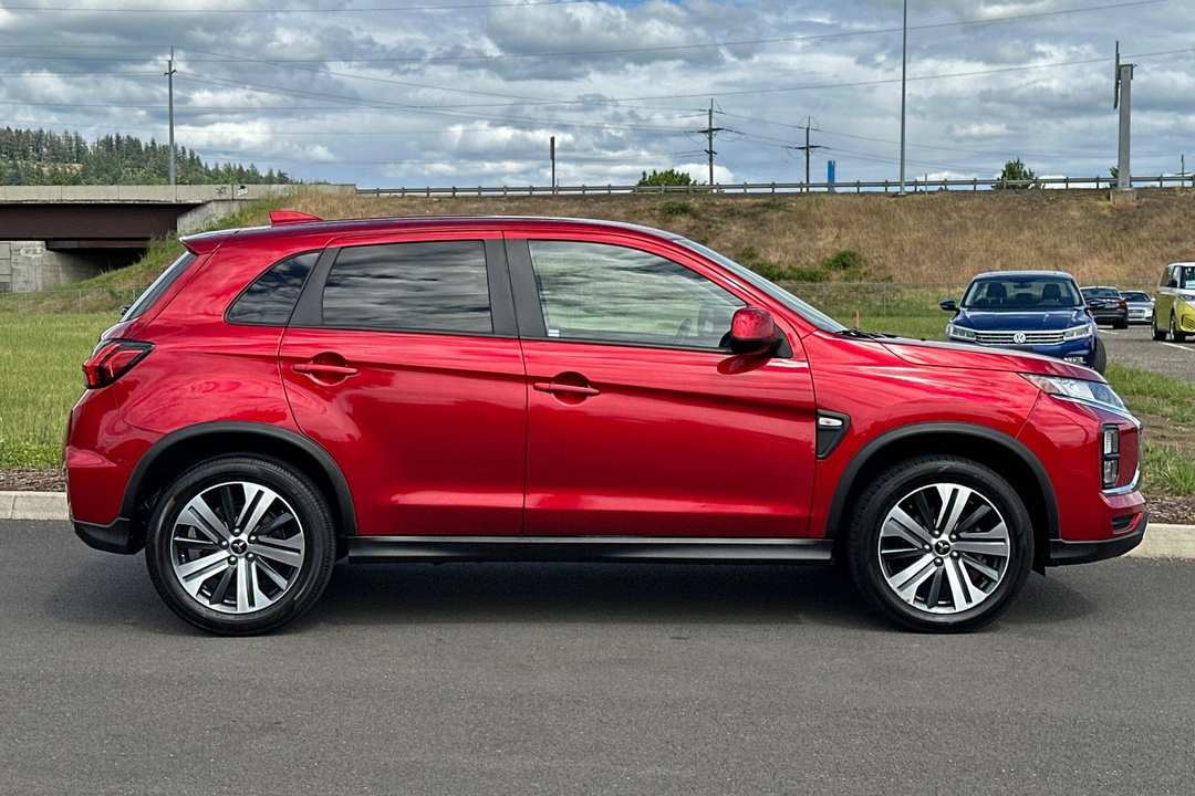 2022 Mitsubishi Outlander Sport 2.0 S - Image 2