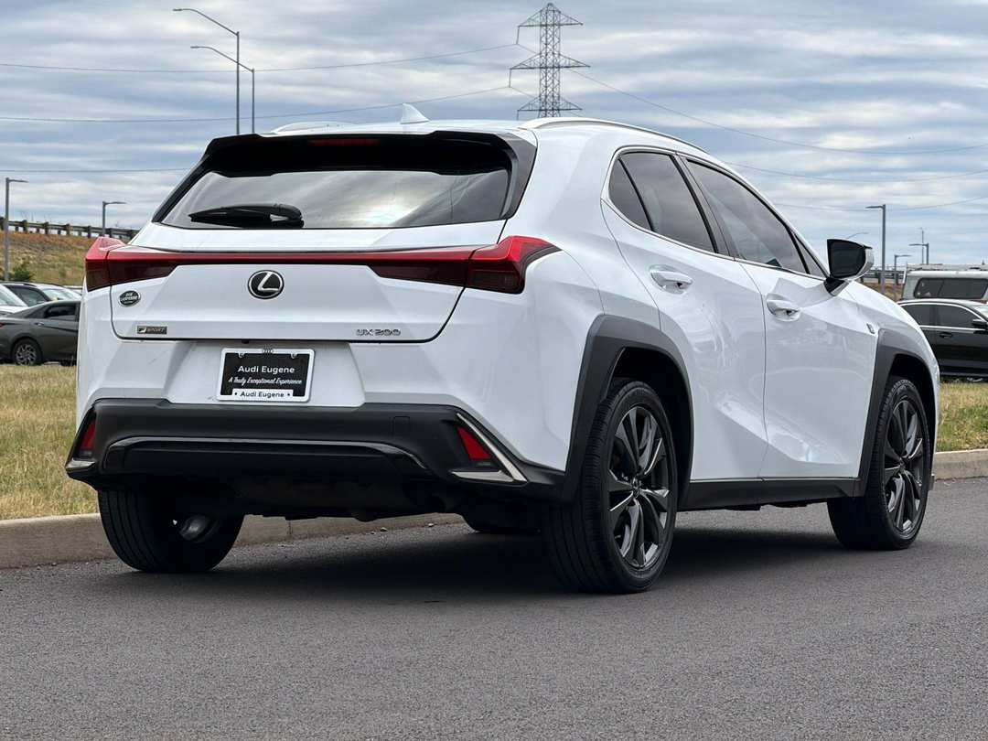 2019 Lexus Ux 200 F SPORT - Image 3