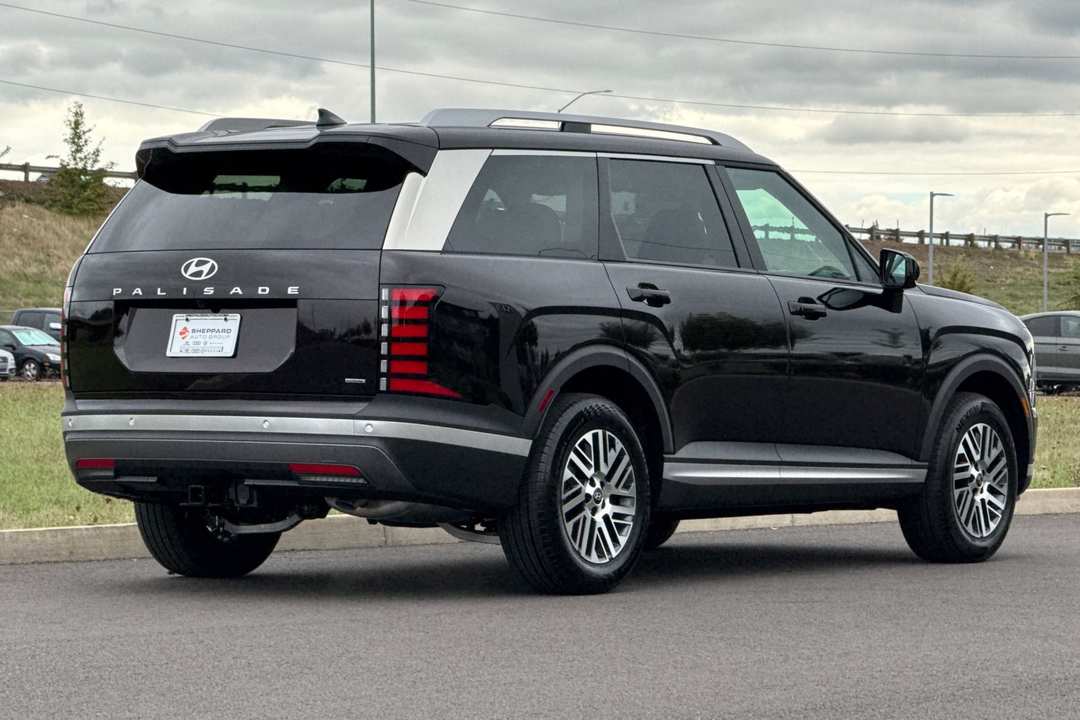2027 Hyundai Palisade SEL - Image 3