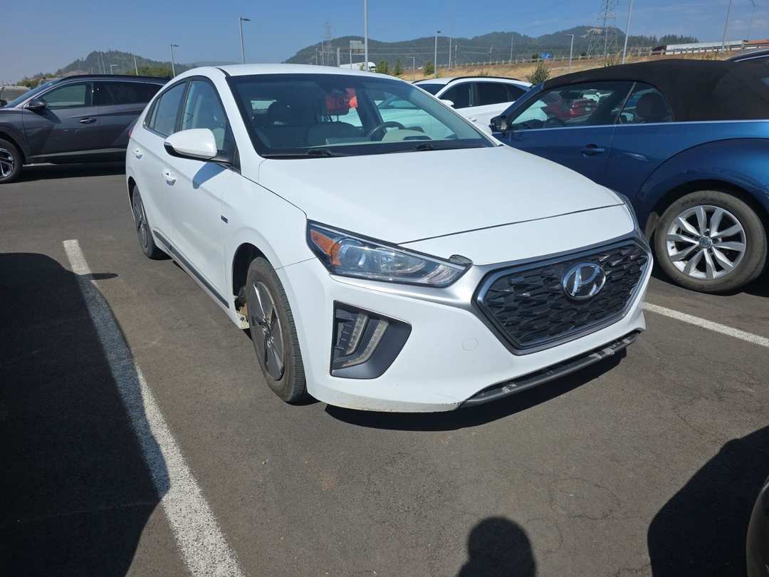 2020 Hyundai Ioniq Hybrid SE - Image 2