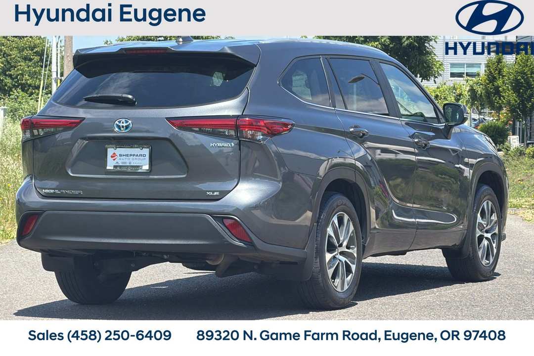 2023 Toyota Highlander Hybrid XLE - Image 3