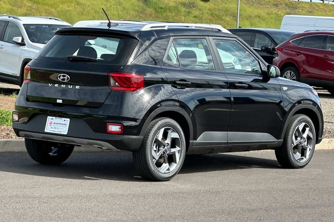2026 Hyundai Venue SEL - Image 3