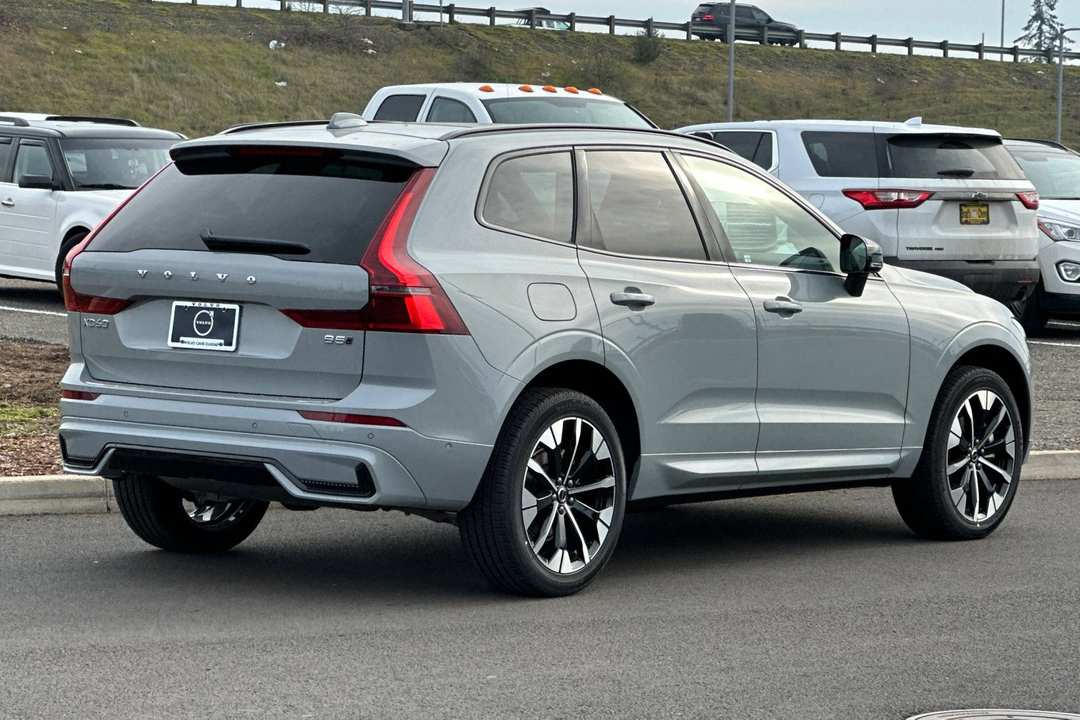 2026 Volvo Xc60 B5 Plus - Image 3