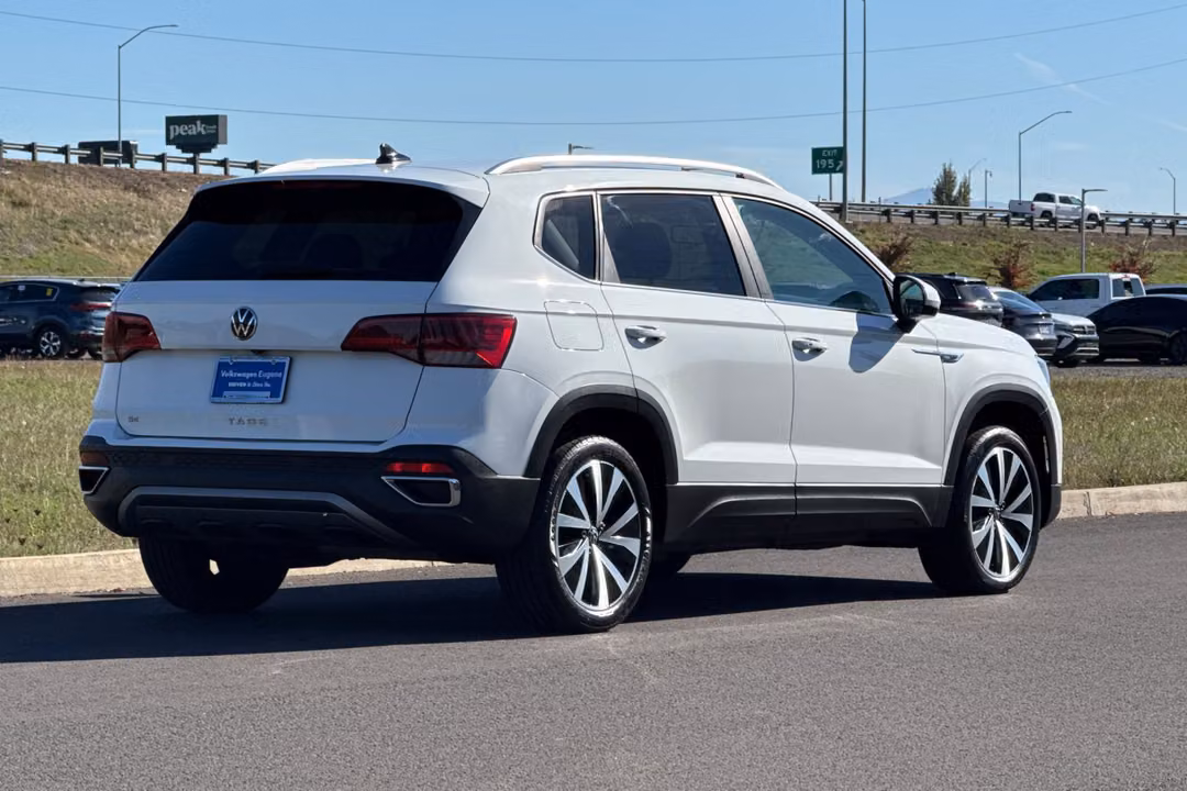 2022 Volkswagen Taos 1.5T SE - Image 3