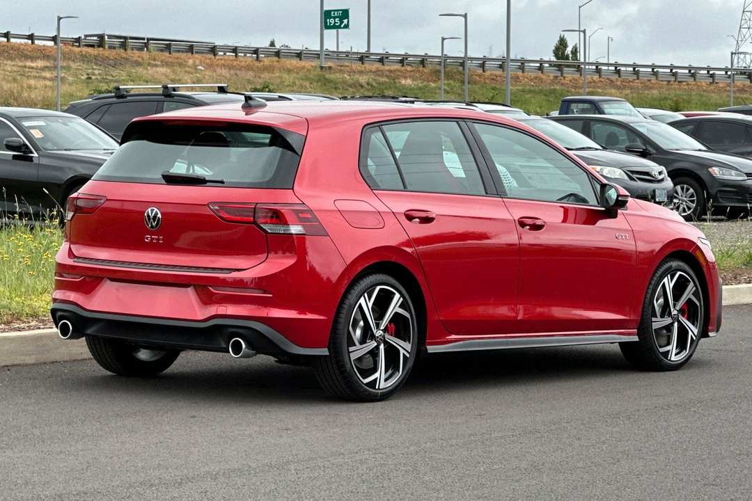 2026 Volkswagen Golf Gti 2.0T SE - Image 3