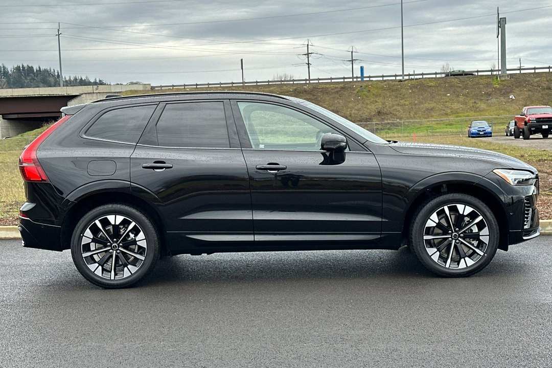 2026 Volvo Xc60 Plug-In Hybrid T8 Plus - Image 2