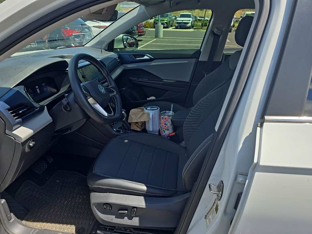 2022 Volkswagen Taos 1.5T SE - Image 3