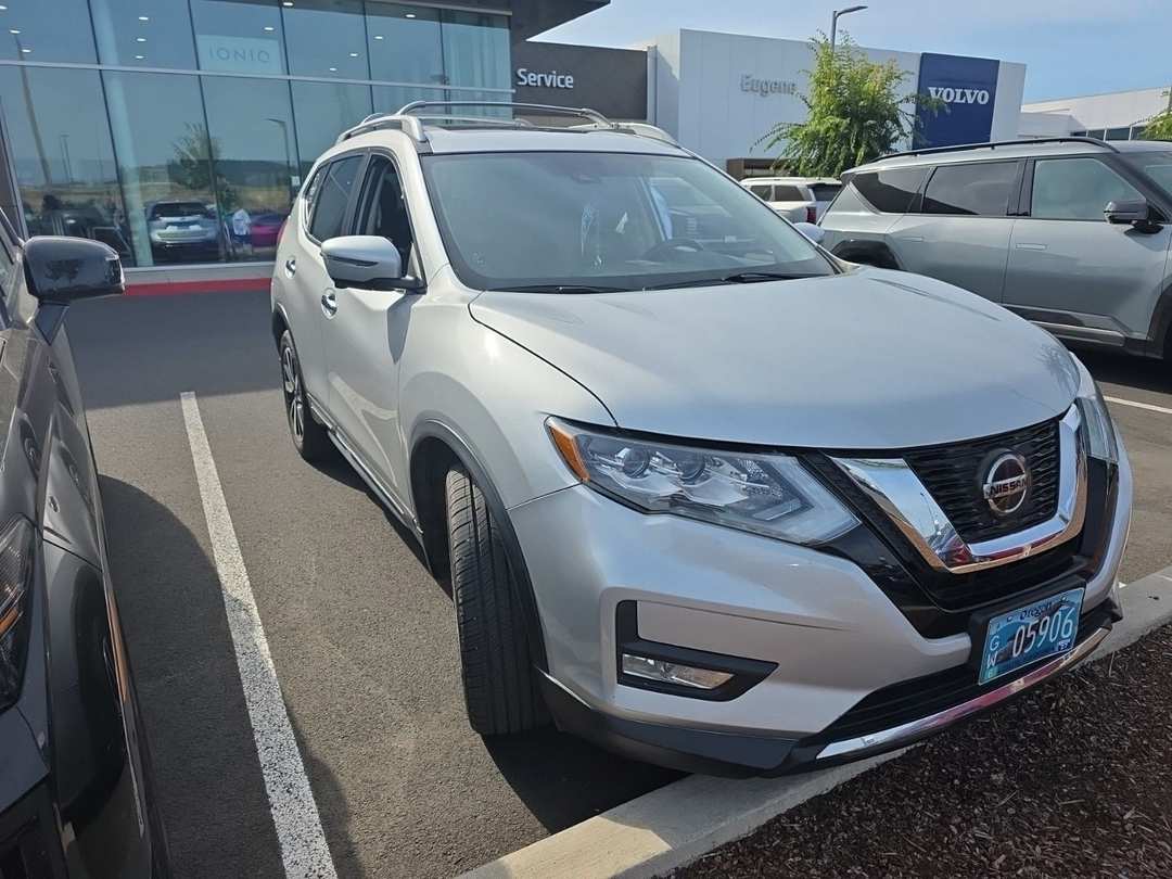 2019 Nissan Rogue SL - Image 2