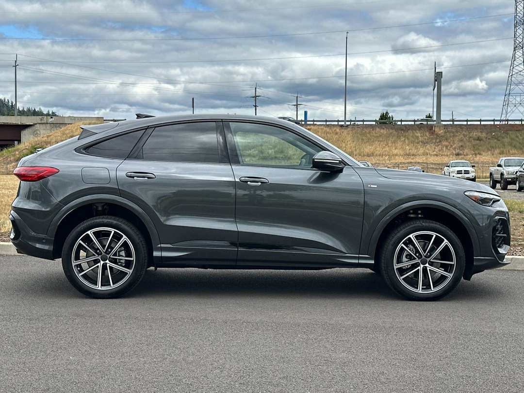2026 Audi Q5 2.0T Premium Plus - Image 2