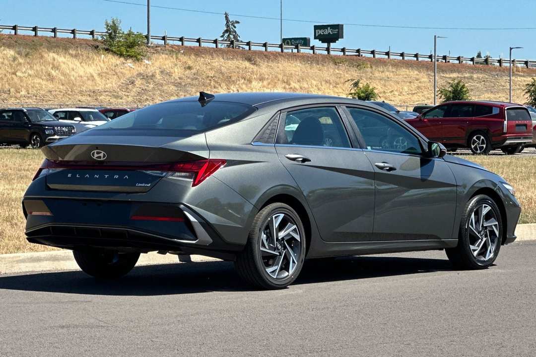 2026 Hyundai Elantra Limited - Image 3