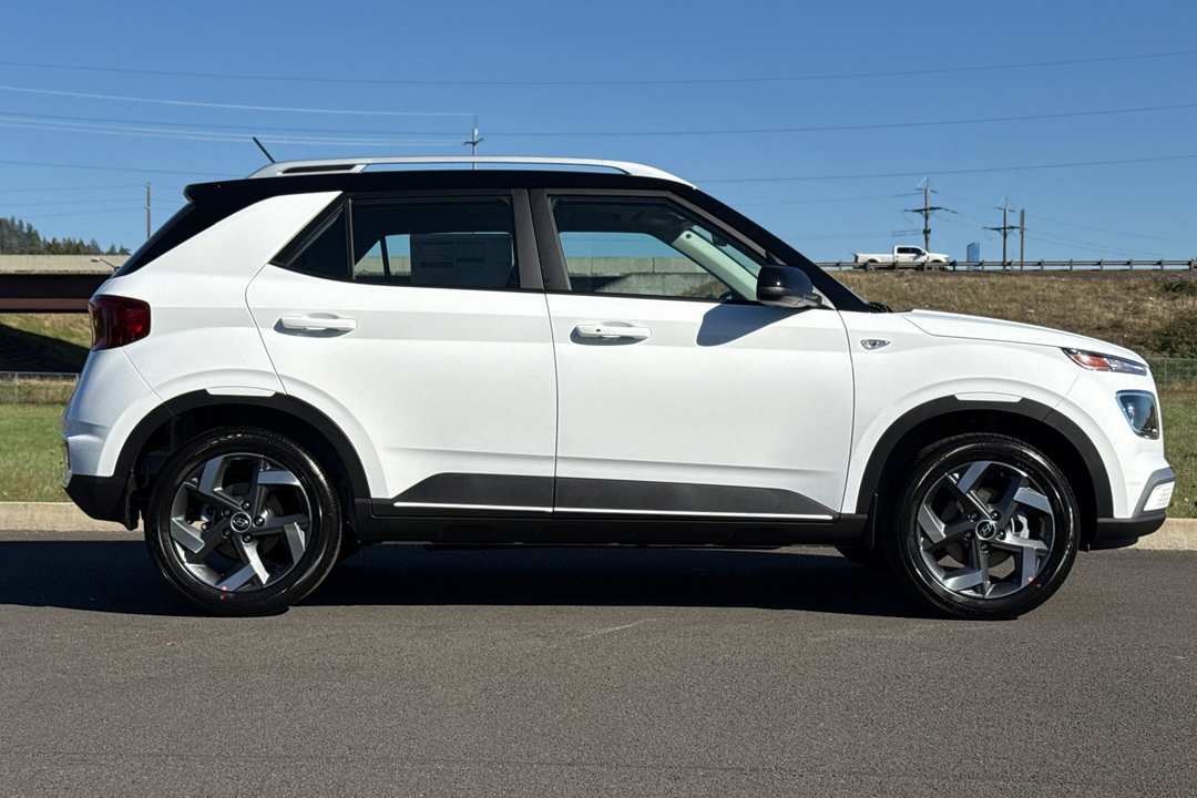 2026 Hyundai Venue SEL - Image 2