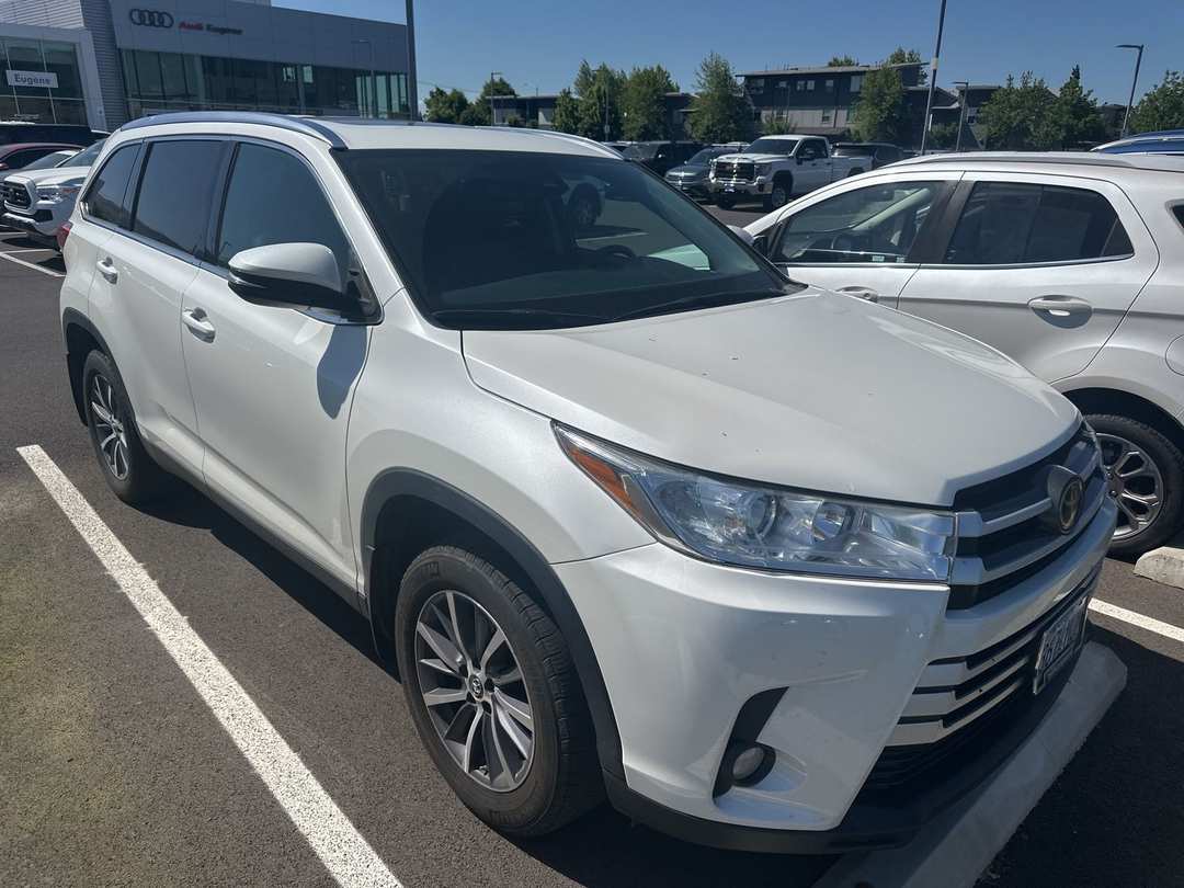 2019 Toyota Highlander XLE - Image 3