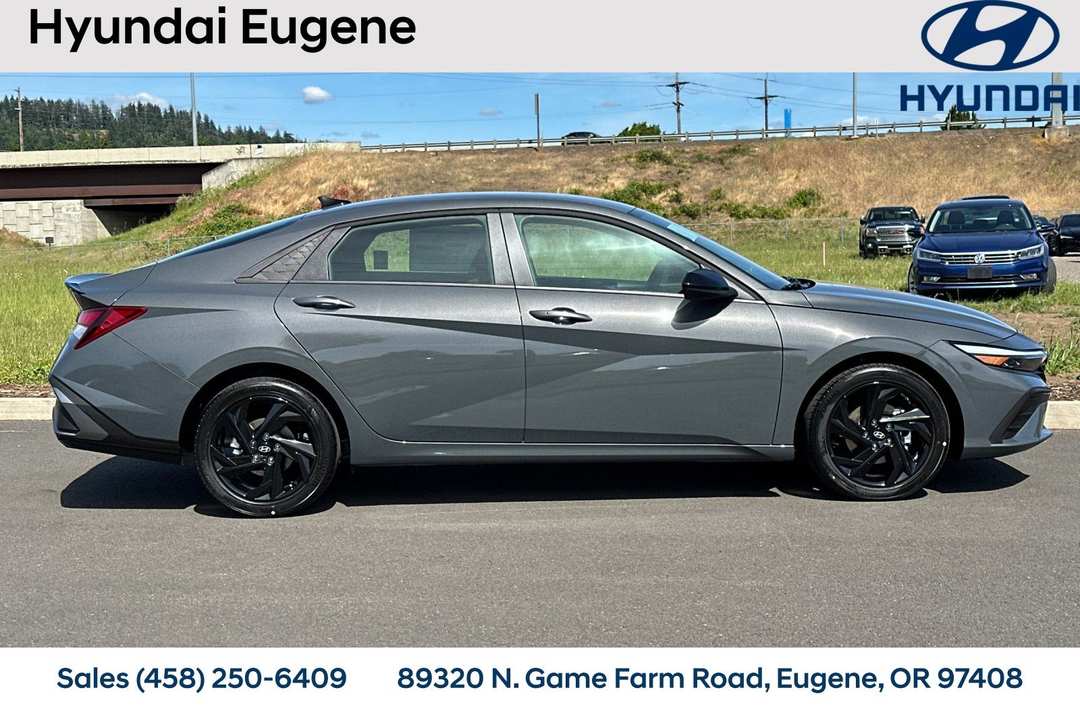 2026 Hyundai Elantra SEL Sport - Image 3