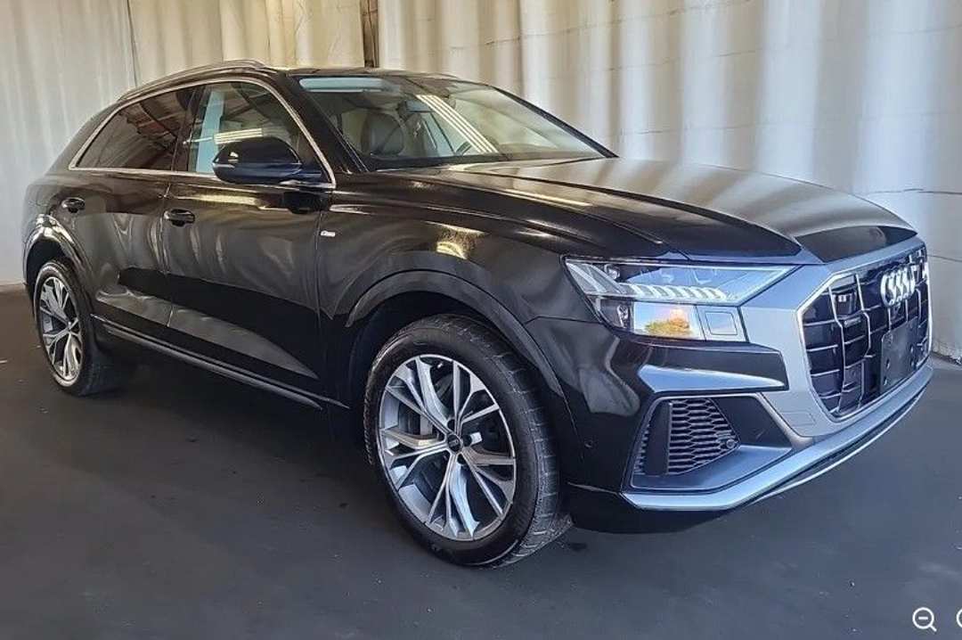 2023 Audi Q8 55 Premium Plus - Image 3