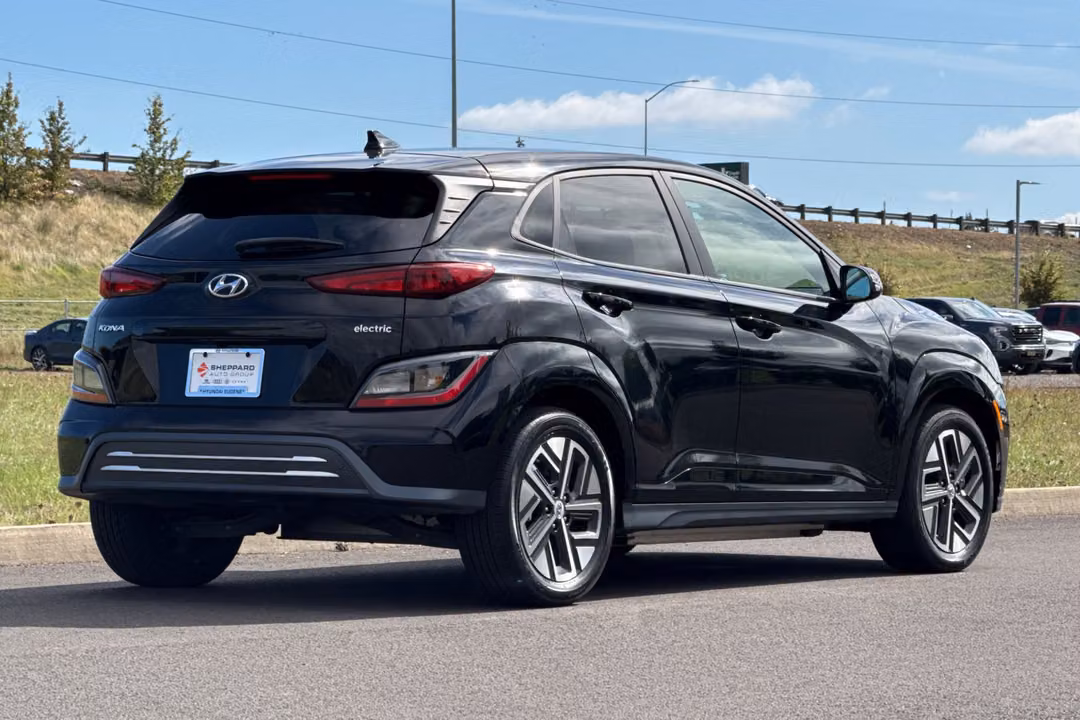 2023 Hyundai Kona SE - Image 3