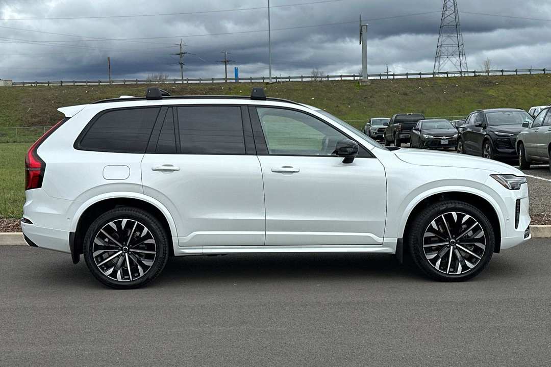 2026 Volvo Xc90 Plug-In Hybrid T8 Ultra - Image 2
