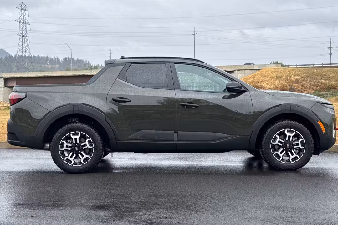 2026 Hyundai Santa Cruz XRT - Image 2