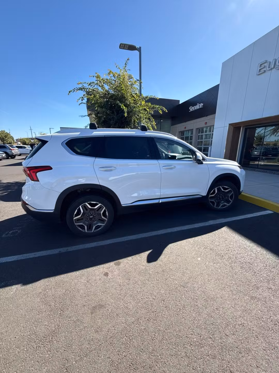 2023 Hyundai Santa Fe Hybrid SEL Premium - Image 2