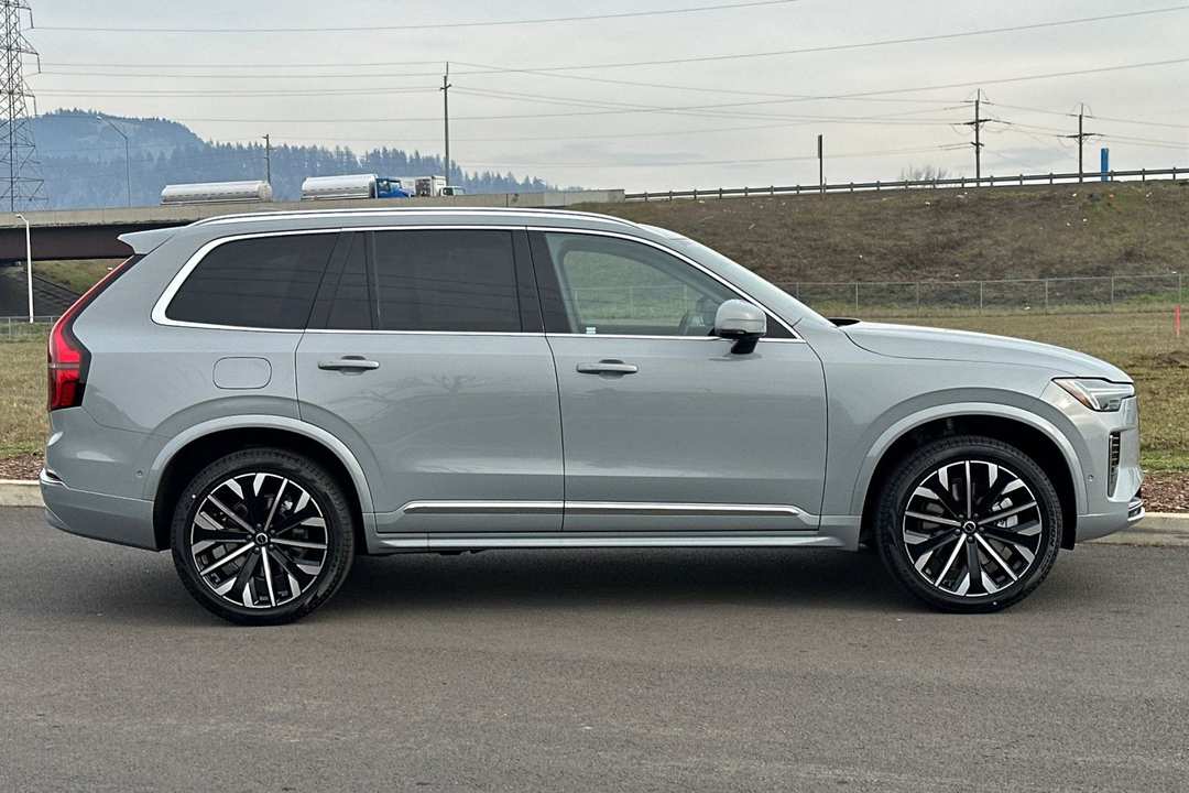 2026 Volvo Xc90 Plug-In Hybrid T8 Plus - Image 2