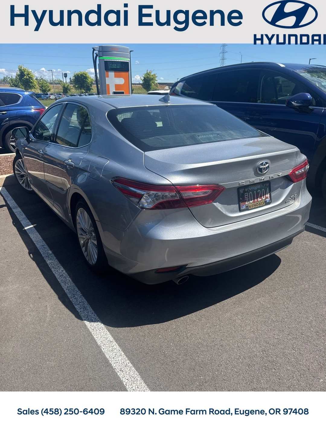 2019 Toyota Camry Hybrid XLE - Image 2