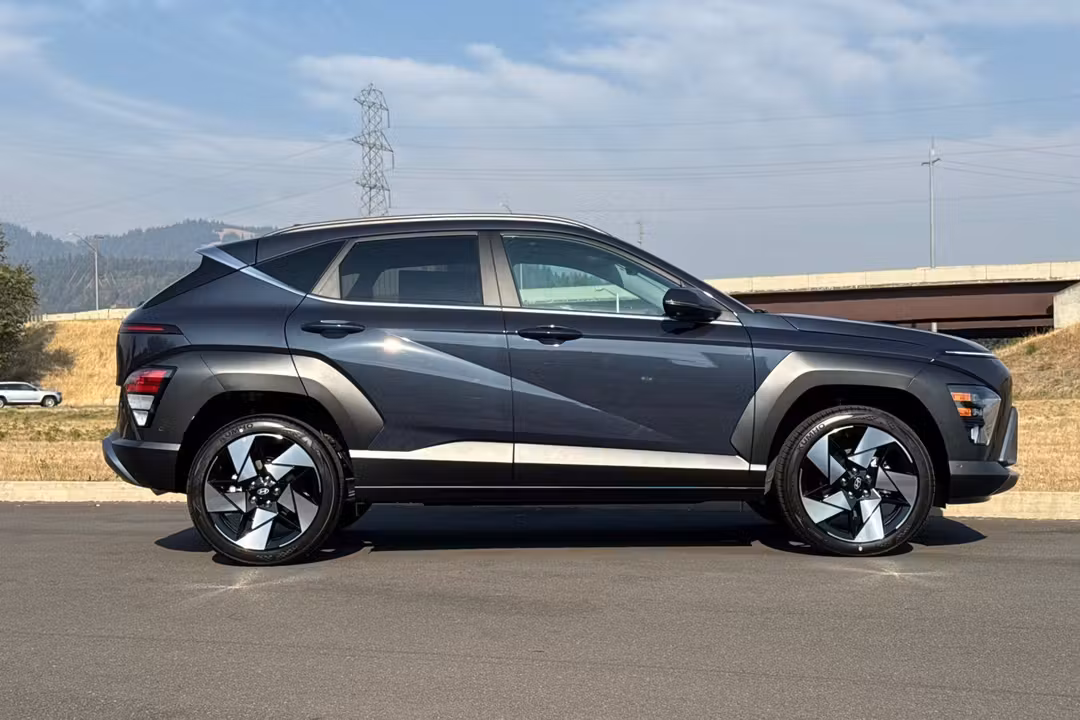 2027 Hyundai Kona Limited - Image 2