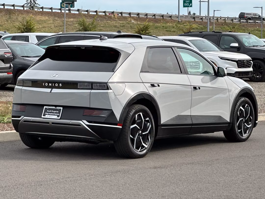 2024 Hyundai Ioniq 5 SEL - Image 3