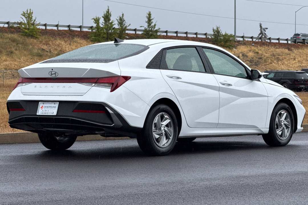 2026 Hyundai Elantra SE - Image 3