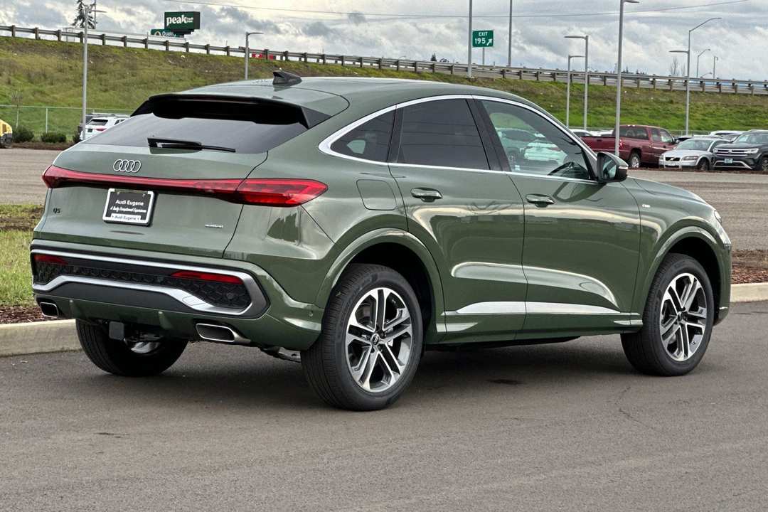 2025 Audi Q5 Sportback - Image 3