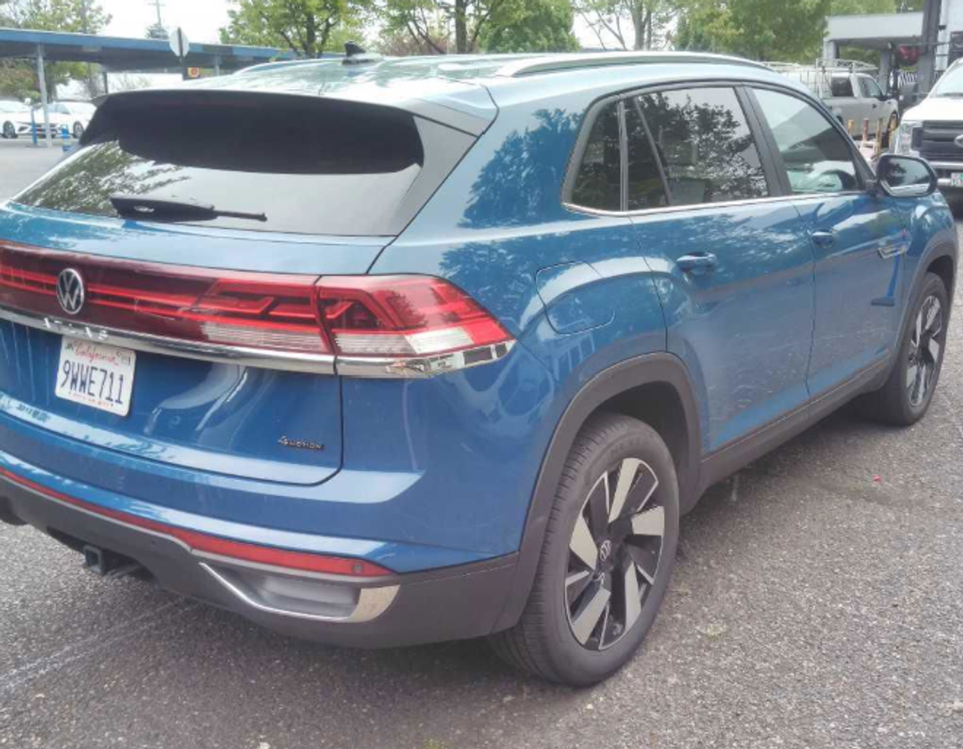2026 Volkswagen Atlas Cross Sport 2.0T SE w/Technology - Image 2
