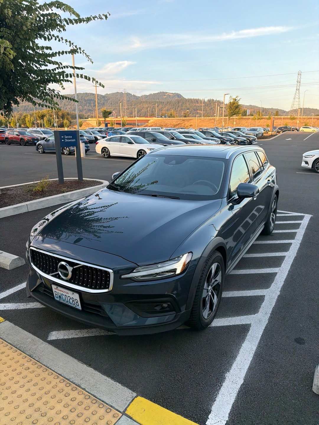 2021 Volvo V60 Cross Country T5 - Image 3