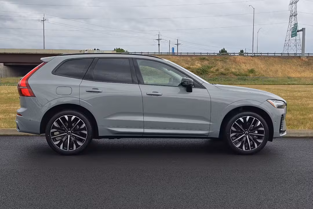 2026 Volvo Xc60 B5 Ultra - Image 2