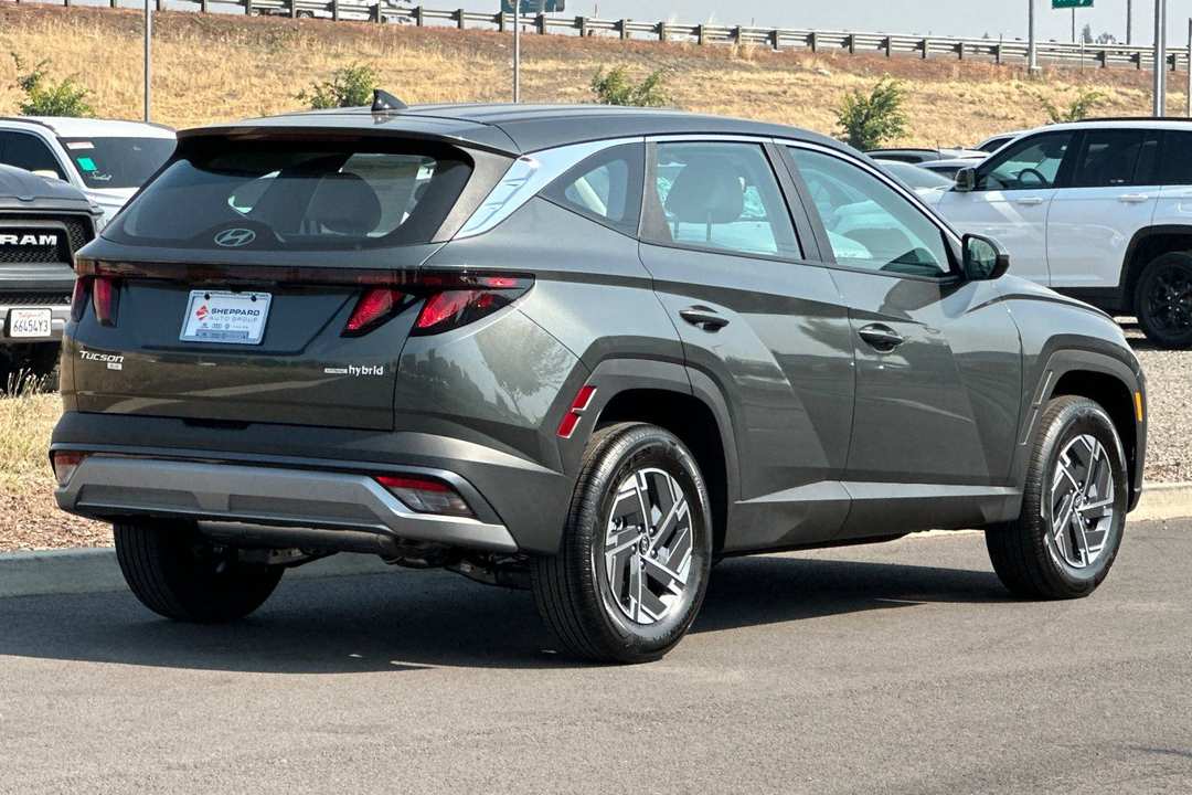 2026 Hyundai Tucson Hybrid Blue SE - Image 3