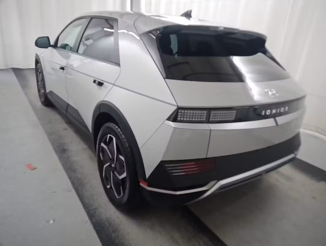 2024 Hyundai Ioniq 5 SEL - Image 2