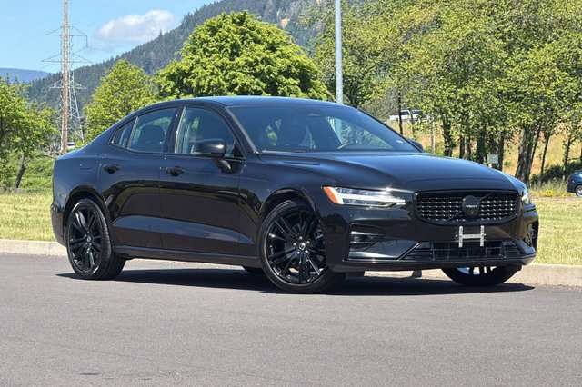 2024 Volvo S60 B5 Plus Black Edition
