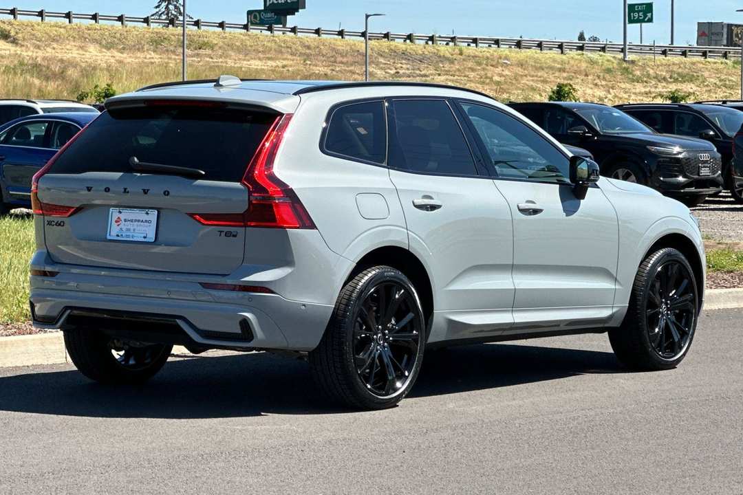 2026 Volvo Xc60 Plug-In Hybrid T8 Ultra Black Edition - Image 3