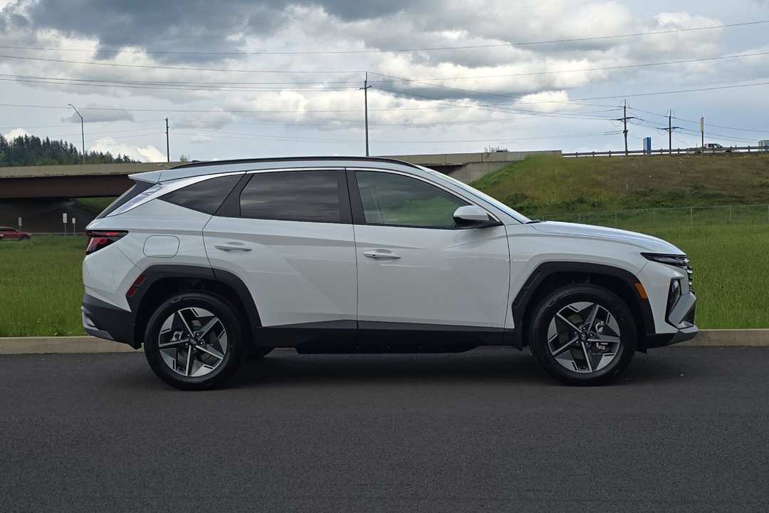 2026 Hyundai Tucson Plug-In Hybrid SEL - Image 2