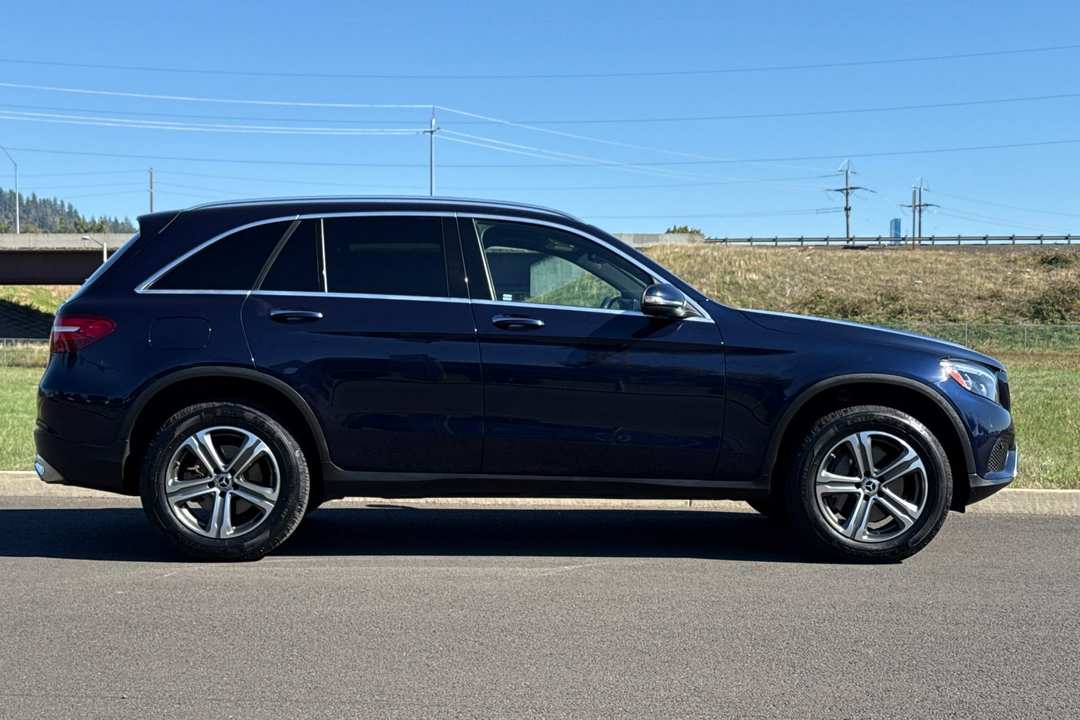 2019 Mercedes-Benz GLC GLC 300 - Image 2