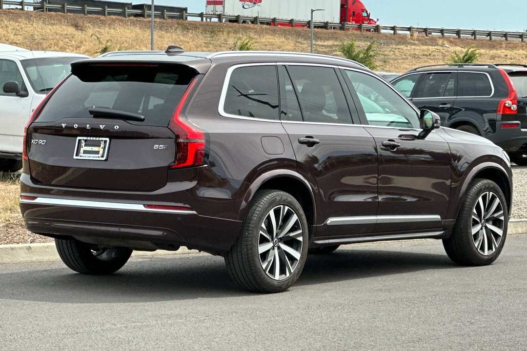 2026 Volvo Xc90 B5 Core - Image 3