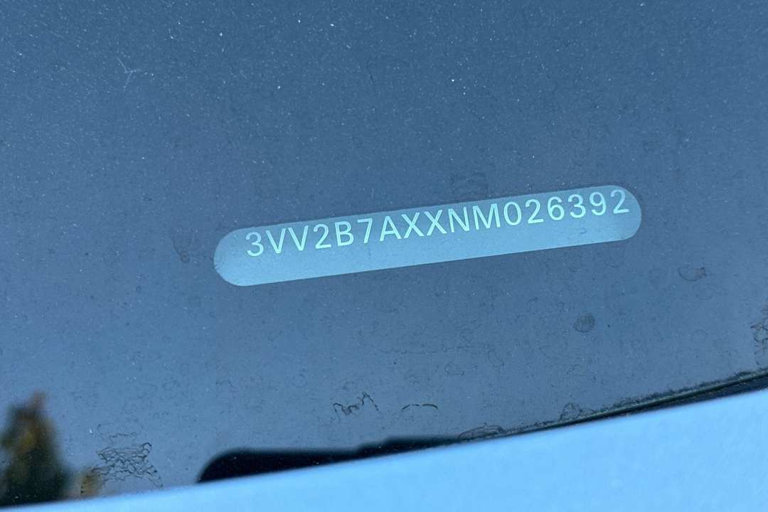 2022 Volkswagen Tiguan 2.0T SE - Image 2