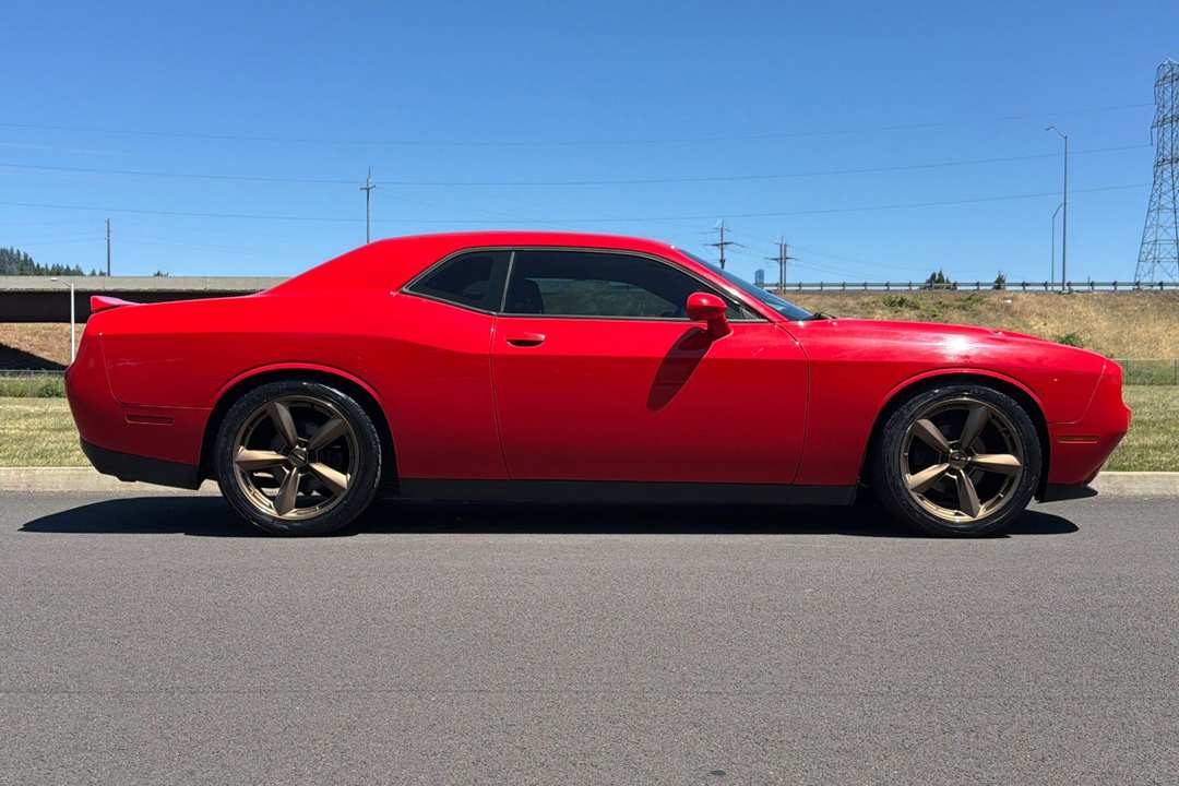 2020 Dodge Challenger SXT - Image 2