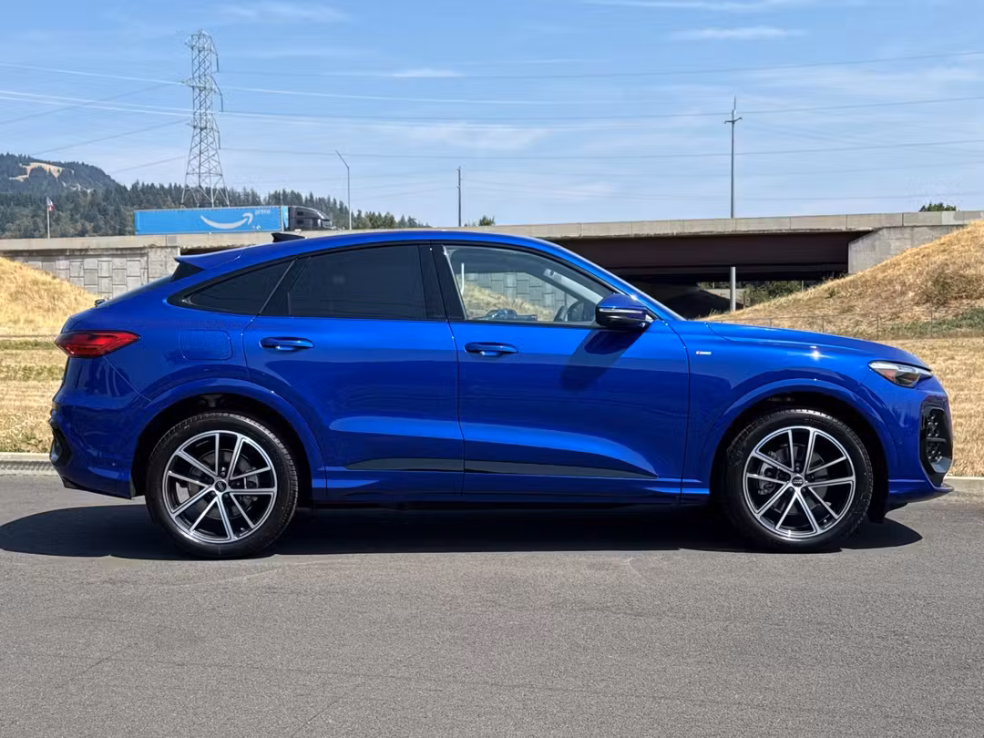 2026 Audi Q5 2.0T Prestige - Image 2