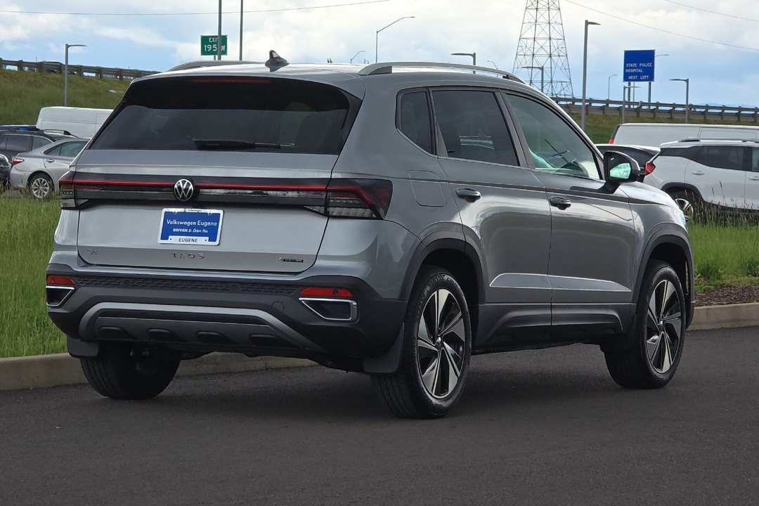 2026 Volkswagen Taos 1.5T SE - Image 3